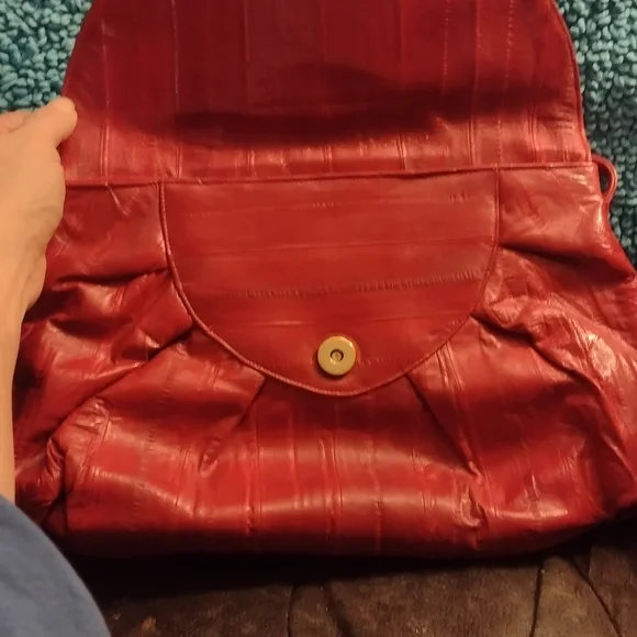 Elegant Red Leather Women's Bag - Picture 6 of 6